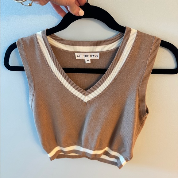 All The Ways Women's Brown V-Neck Tank Top - Picture 1 of 2